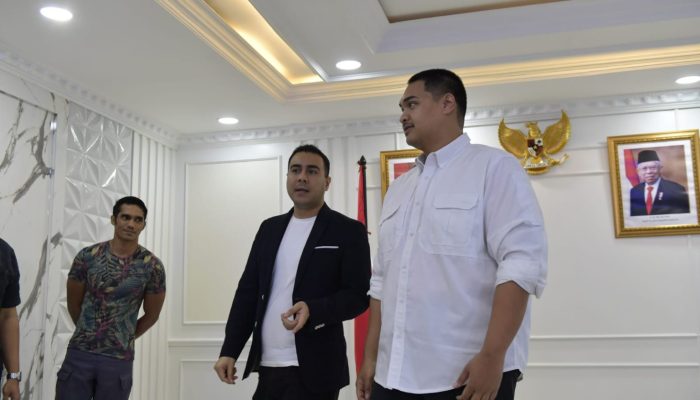 AOKI Sampaikan Rencana Pengembangan Olahraga Kombat ke Menpora Dito Ariotedjo