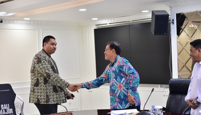 Menpora Terima Laporan Perkembangan Koordinasi Pelayanan Kepemudaan dari Deputi Raden Isnanta