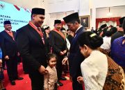 Presiden Jokowi Anugerahkan Bintang Mahaputera Nararya kepada Menpora Dito