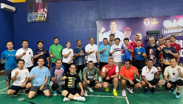Kemenpora dan Forum Staf Ahli Menteri Gelar Pertandingan Bulutangkis untuk Mempererat Koordinasi