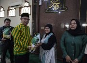 Berbagi Berkah Ramadhan, UPZ Baznas Kemenpora Salurkan Sembako dan Uang Tunai