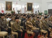 Presiden Prabowo dan Menpora Dito Serahkan Zakat ke Baznas di Istana Negara