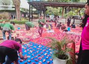 Kemenpora Salurkan 650 Paket Qurban untuk Masyarakat dan Pegawai