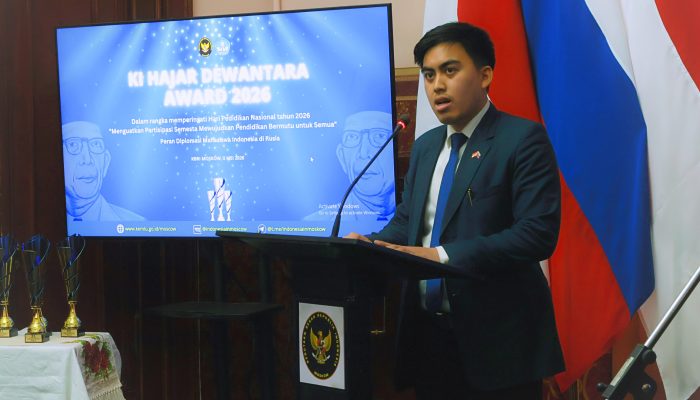 Teguh Imanullah Raih Ki Hajar Dewantara Award 2026 di Moskow